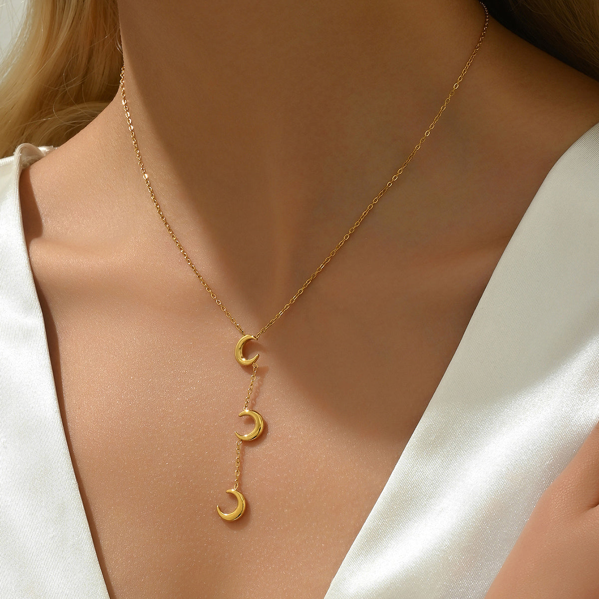 304 Stainless Steel 14K Gold Plated Simple Style Plating Moon Necklace