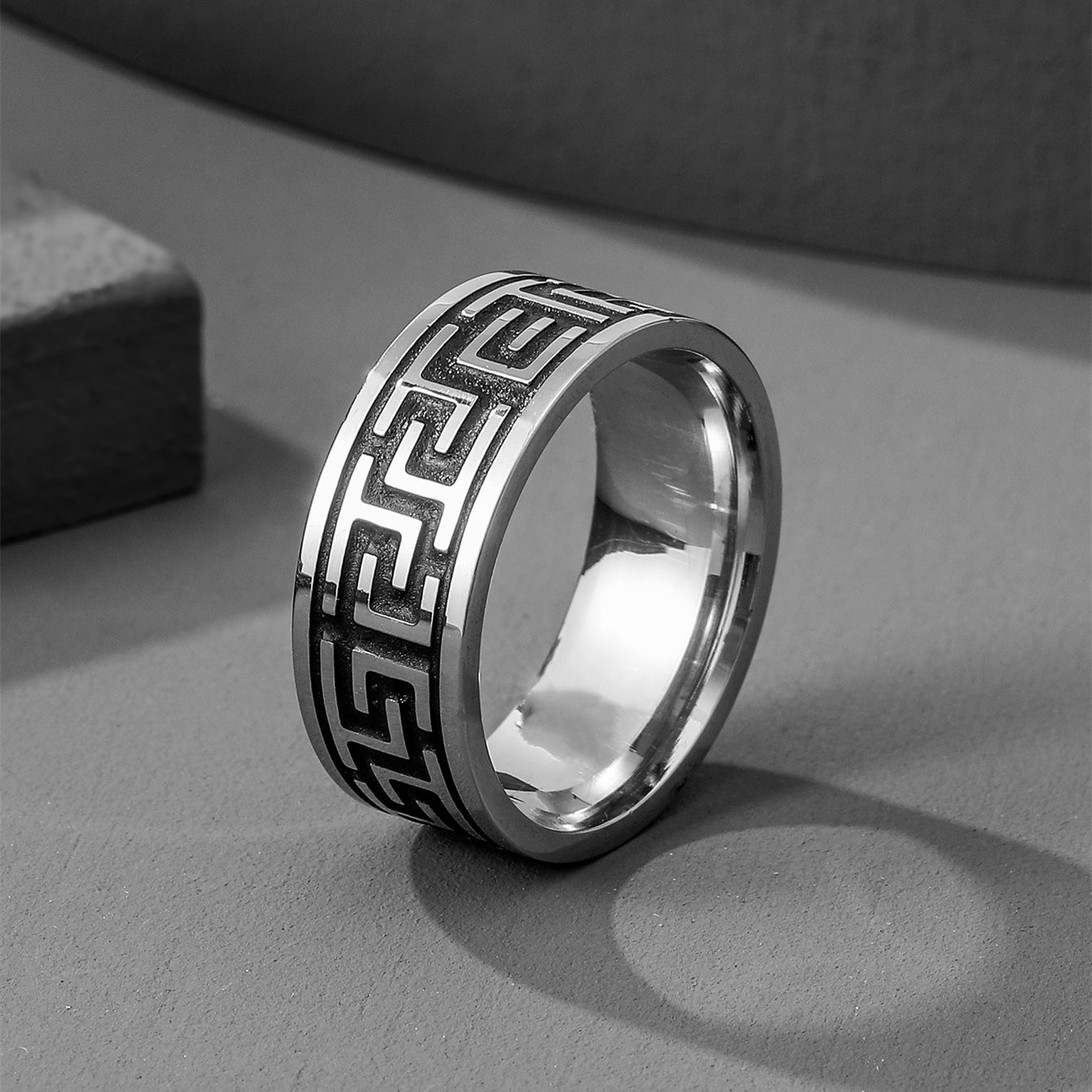 classic style circle titanium steel