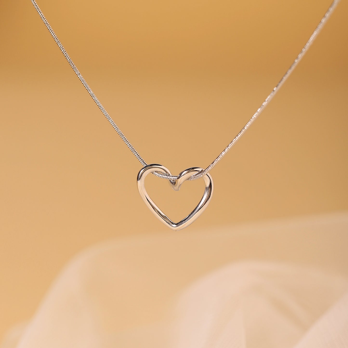elegant simple style heart shape stainless steel hollow out 18k gold plated pendant necklace