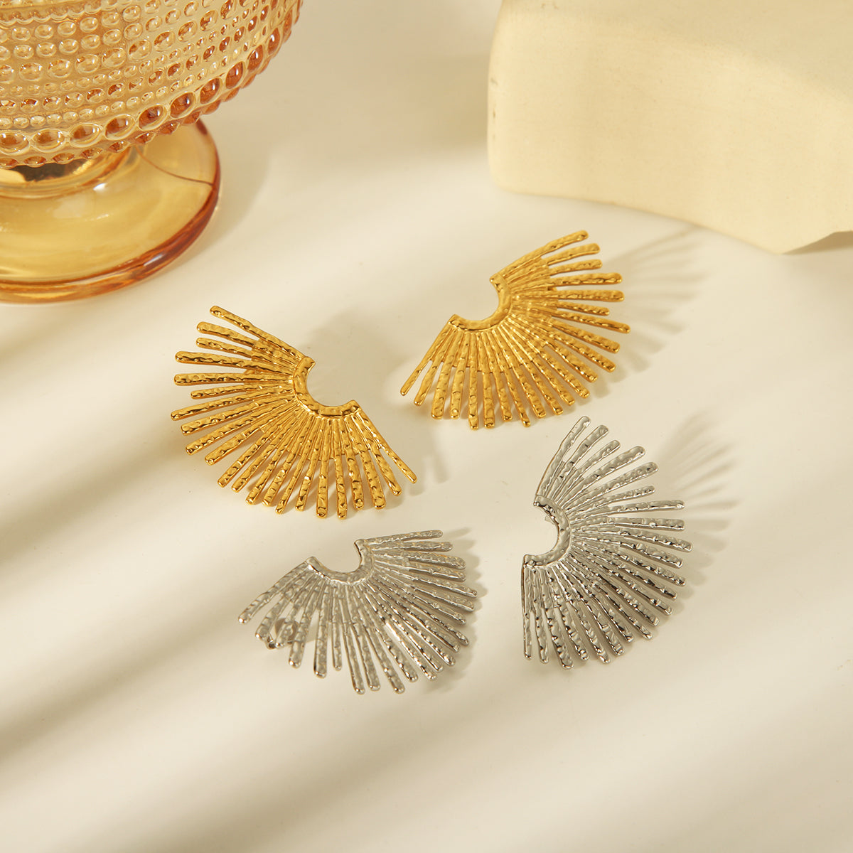 1 Pair Retro Exaggerated Sun Solid Color Plating 304 Stainless Steel 18K Gold Plated Ear Studs
