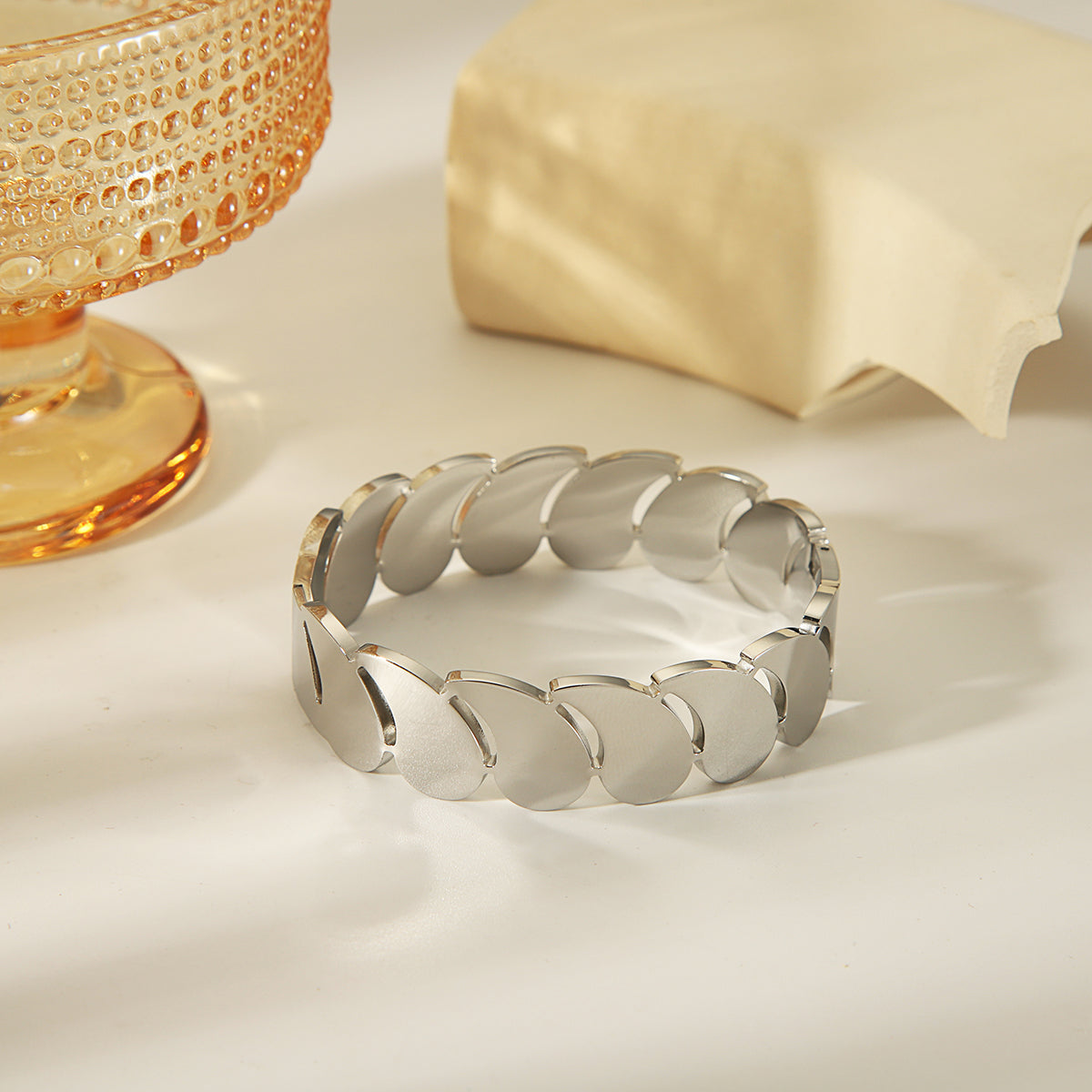 304 Stainless Steel 18K Gold Plated Vintage Style Formal Simple Style Plating Water Droplets Bangle