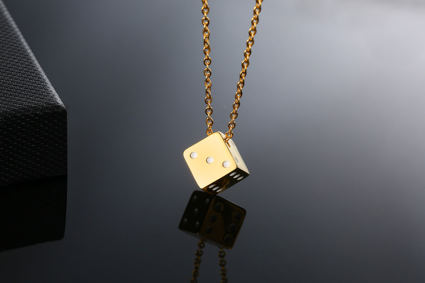 simple style dice stainless steel plating pendant necklace