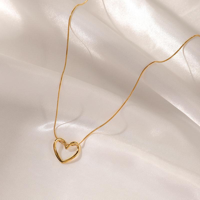 elegant simple style heart shape stainless steel hollow out 18k gold plated pendant necklace