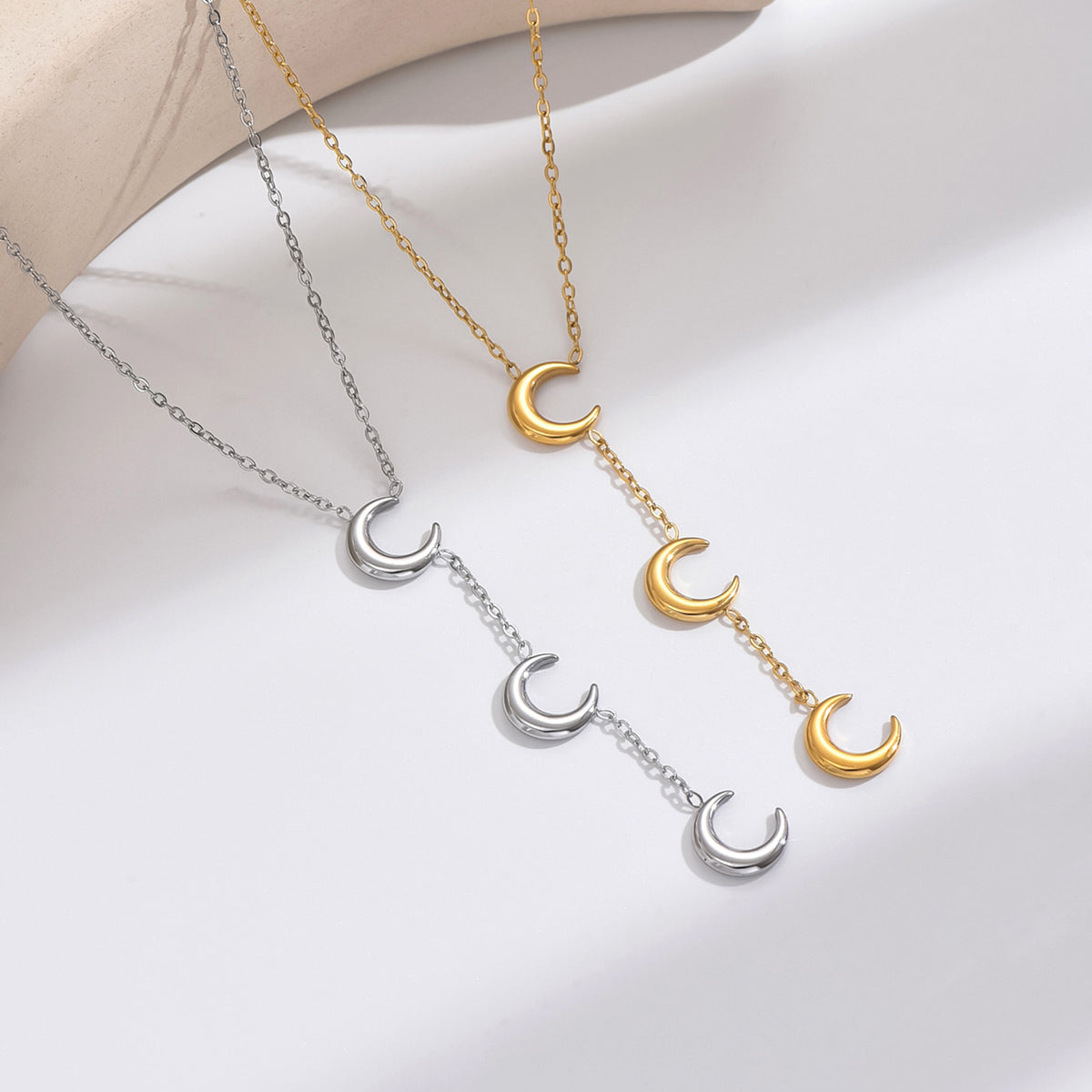 304 Stainless Steel 14K Gold Plated Simple Style Plating Moon Necklace