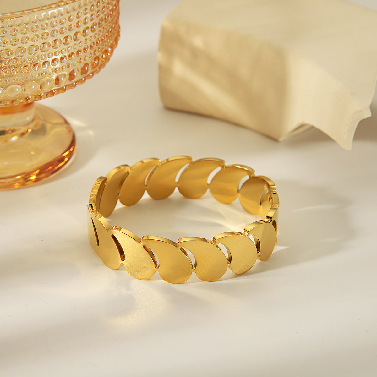 304 Stainless Steel 18K Gold Plated Vintage Style Formal Simple Style Plating Water Droplets Bangle