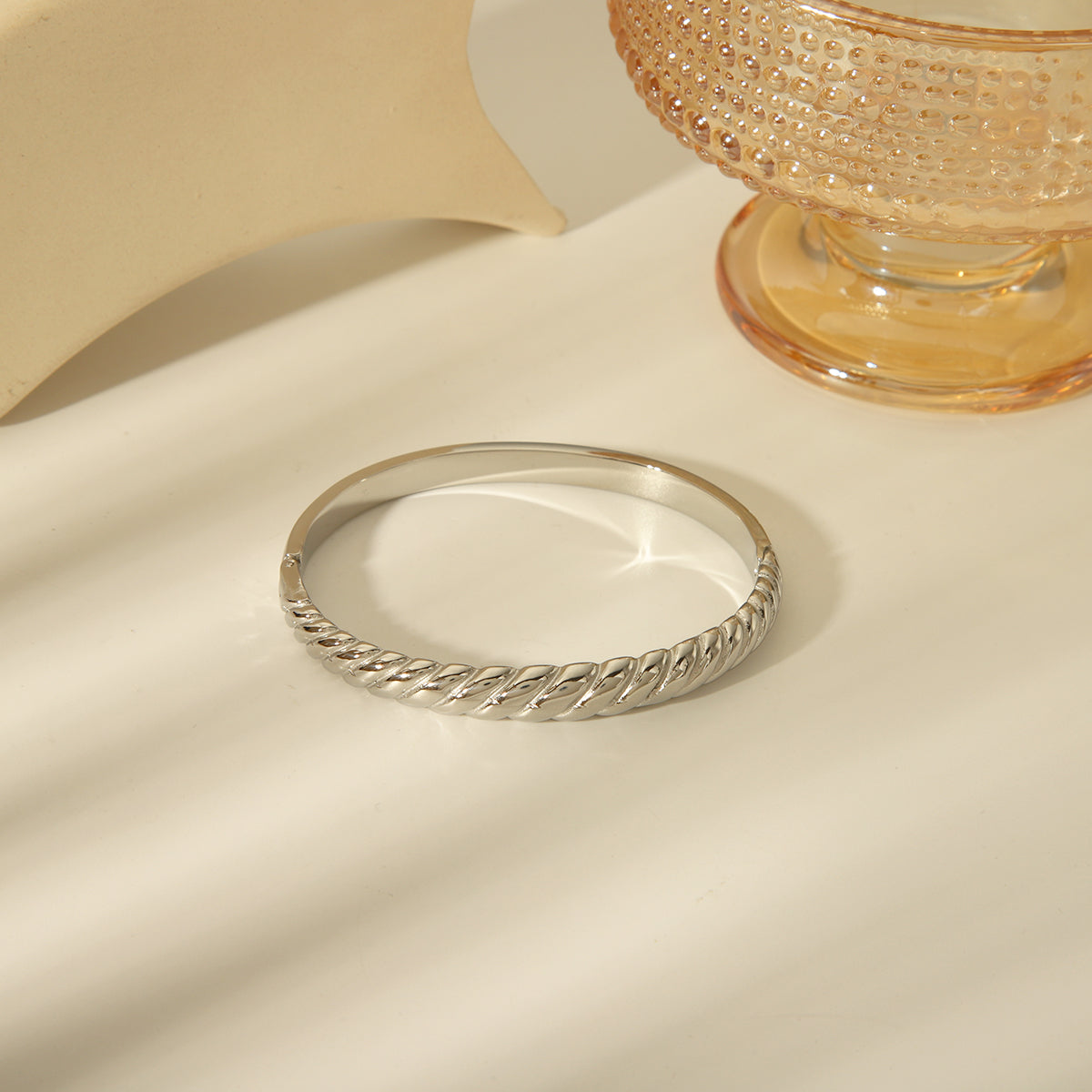 Retro Exaggerated Classic Style Solid Color 304 Stainless Steel 18K Gold Plated Bangle In Bulk