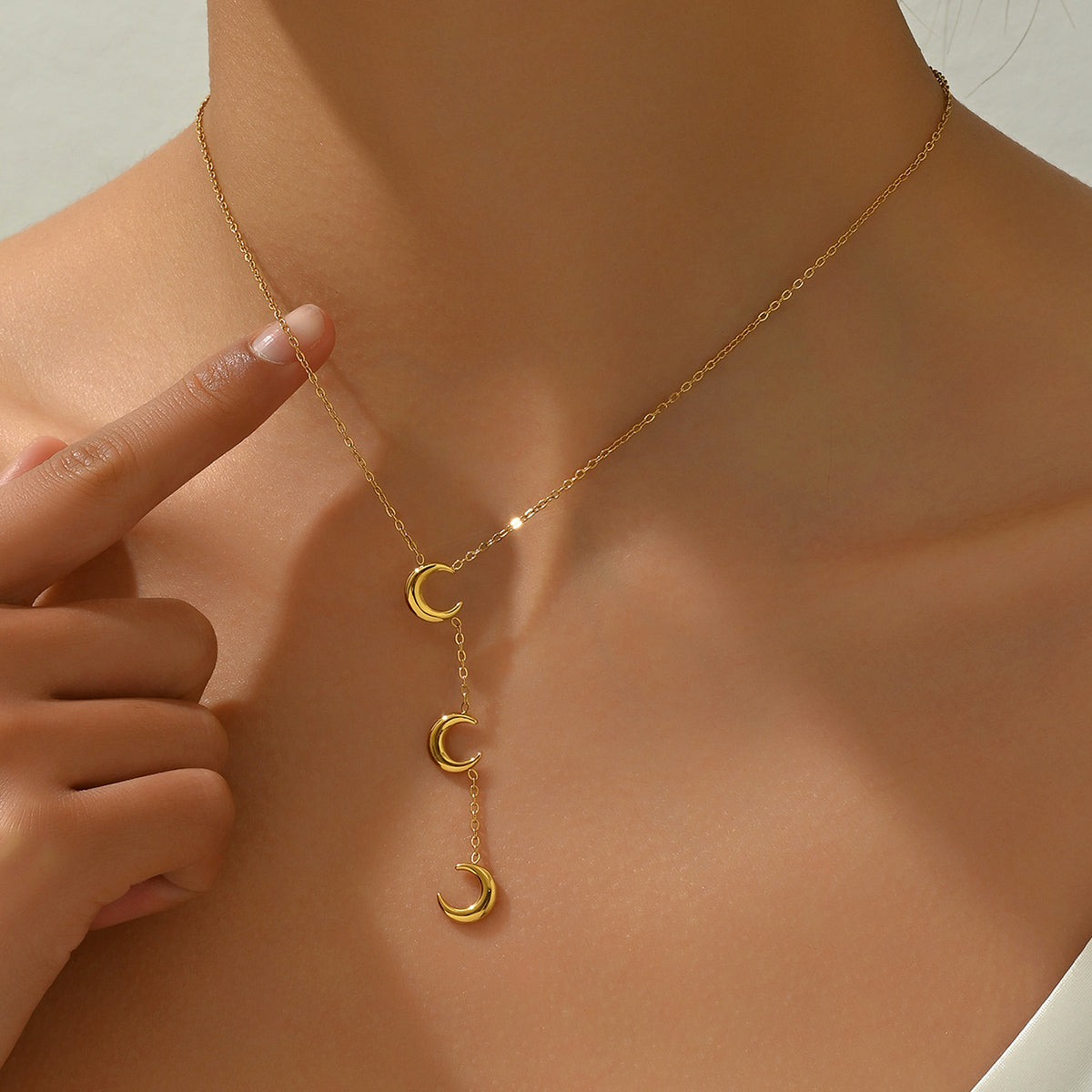 304 Stainless Steel 14K Gold Plated Simple Style Plating Moon Necklace