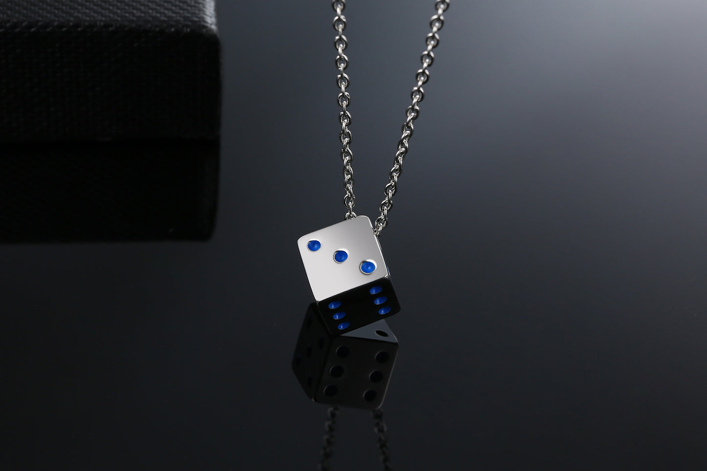 simple style dice stainless steel plating pendant necklace