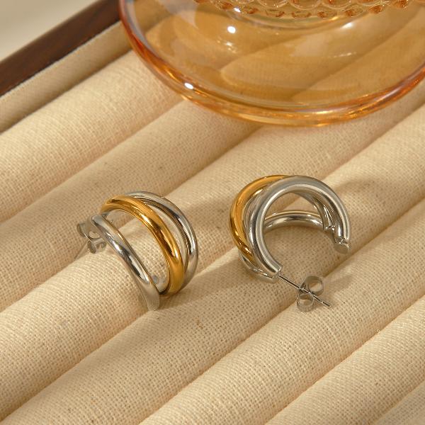 1 Pair Simple Style Classic Style C Shape Plating 304 Stainless Steel 18K Gold Plated Ear Studs