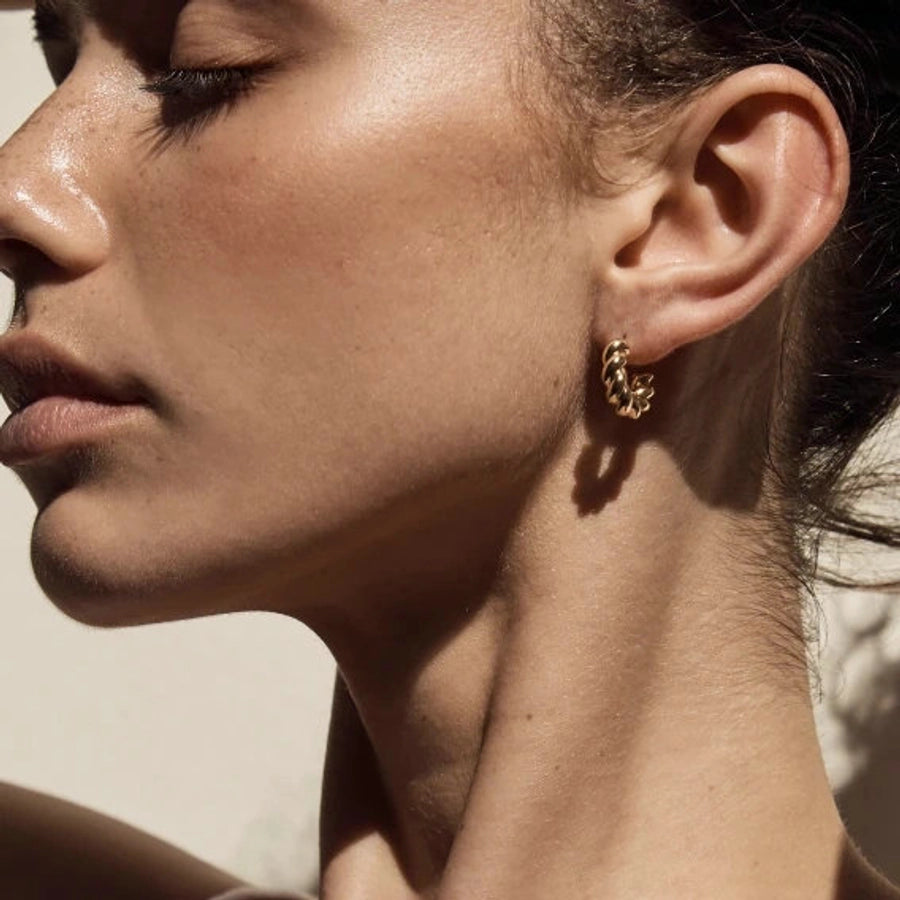 1 Pair Vintage Style Simple Style C Shape Solid Color Twist 304 Stainless Steel 18K Gold Plated Ear Studs